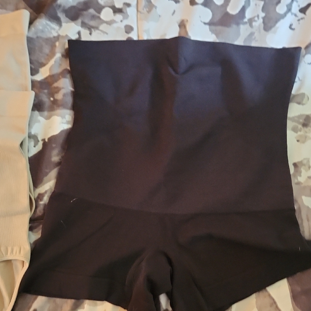 Beige and Black High-Waisted Shapewear Set Of 3 - Picture 4 of 5
